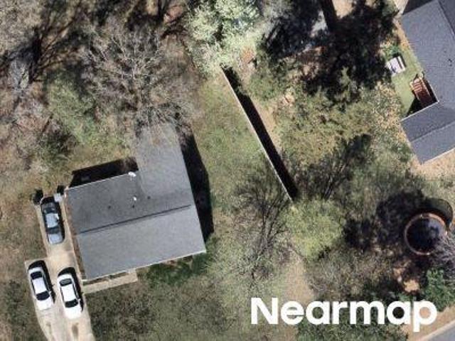 Red Hickory Ln