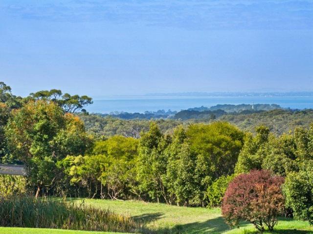 Red Hill Lifestyle with Views over the Bay