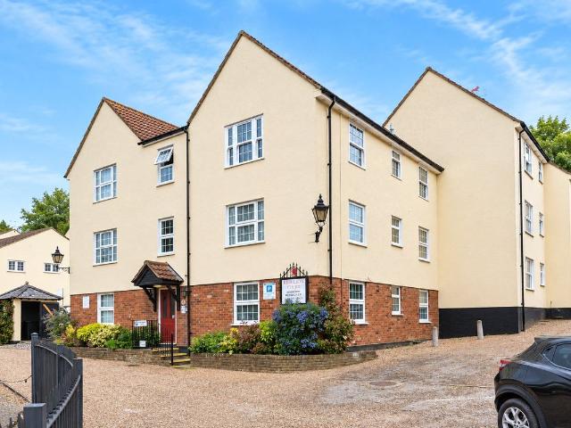 Red Lion Court, Bishops Stortford, Herts CM23, 1 bed flat to rent, £1,250 pcm | PrimeLocation