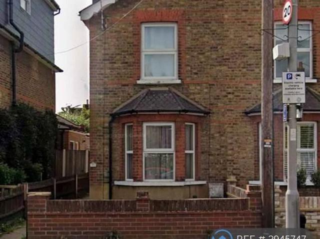 Red Lion Road, Surbiton, KT6 5 bed semi detached house to rent £3,500 pcm £808 pw