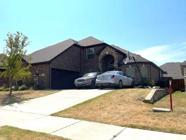Red Pine Dr