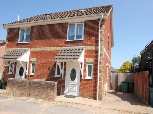 Red Road, Wootton Bridge 2 bed semi detached house to rent £950 pcm £219 pw