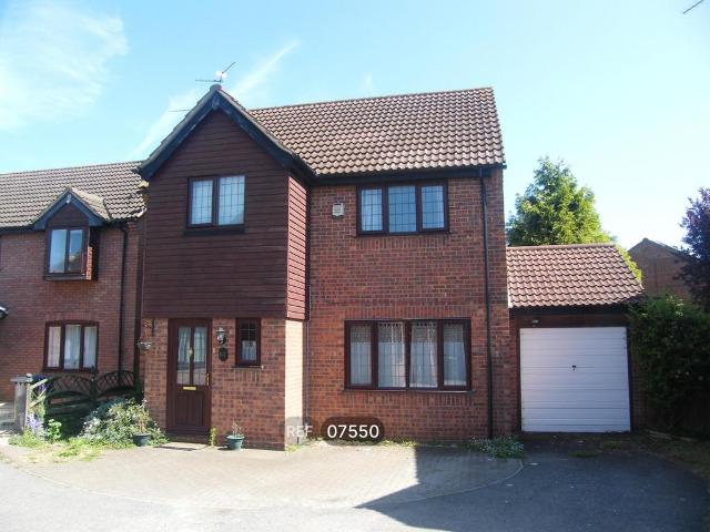 Redbridge, Peterborough, PE4 5DR 4 bed detached house to rent £1,495 pcm £345 pw