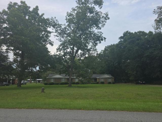 Redbud Rd