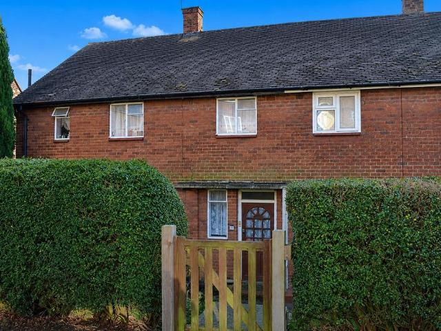 Redcar Road, Romford Studio to rent £998 pcm £230 pw