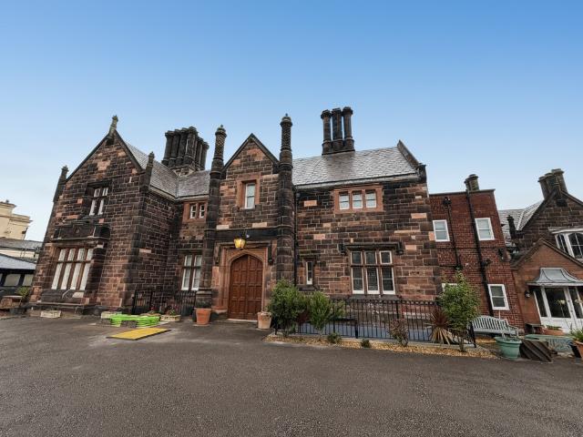Redcliffe, 32 34 Wellington Road. 2 bed flat to rent £1,250 pcm £288 pw