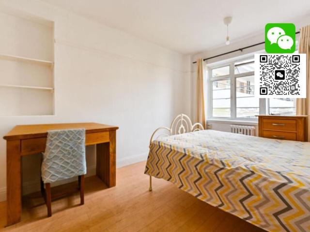 Redcliffe Close, Old Brompton Road. Studio to rent £2,150 pcm £496 pw
