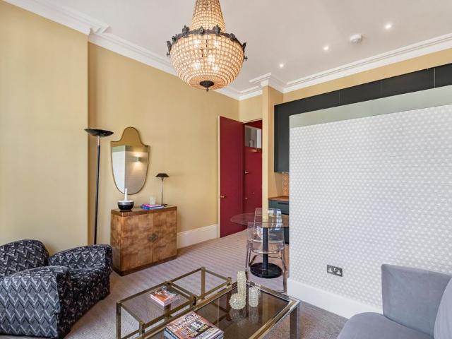 Redcliffe Gardens, Chelsea, London, SW10