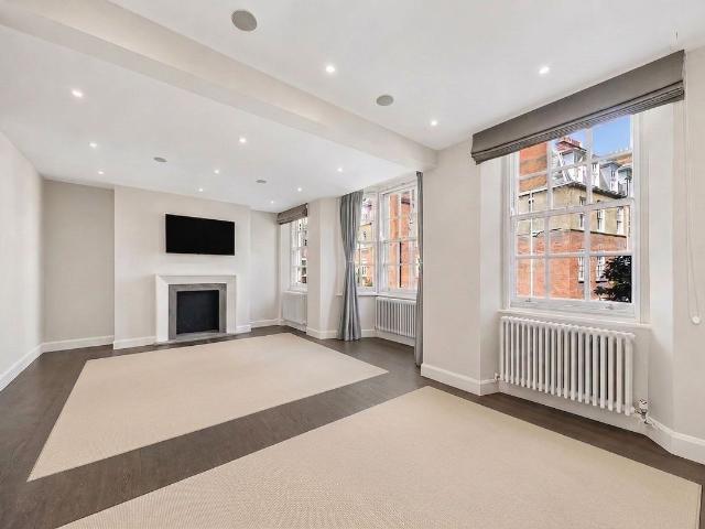 Redcliffe Gardens, London SW5, 3 bed flat to rent, £7,100 pcm | PrimeLocation