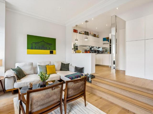 Redcliffe Gardens, London, SW10 2 bed flat to rent £4,498 pcm £1,038 pw