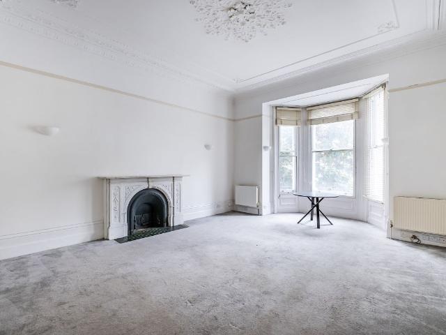 Redcliffe Gardens, London SW10, 2 bed flat to rent, £5,200 pcm | PrimeLocation