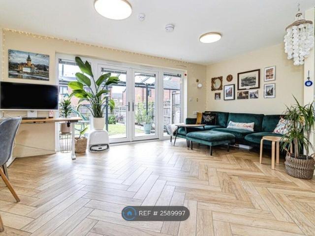 Redcliffe Drive, Manchester M4, 4 bed semi detached house to rent, £2,750 pcm | PrimeLocation