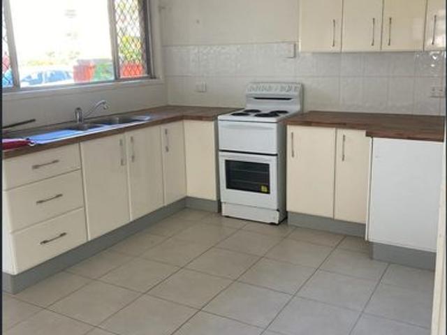 Redcliffe Flat to Rent