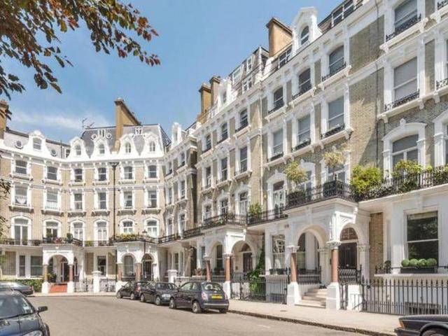 Redcliffe Square, London 2 bed property to rent £2,750 pcm £635 pw