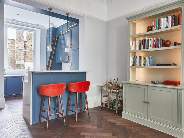 Redcliffe Square, London SW10 2 bed flat to rent £5,850 pcm £1,350 pw
