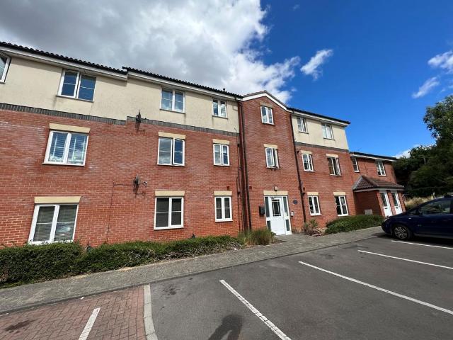 Redcliffe Street, Swindon SN2 2 bed apartment to rent £950 pcm £219 pw