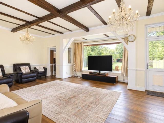 Redden Court Road, Romford, RM3