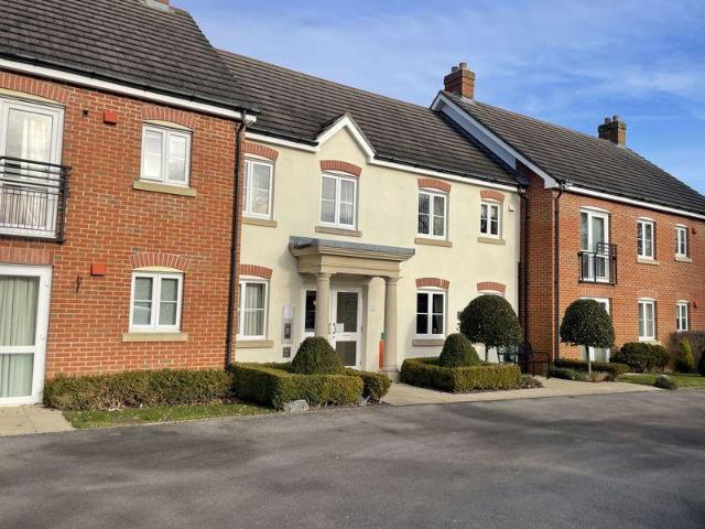 Reddicap Heath Road, Sutton Coldfield. 2 bed retirement property to rent £1,000 pcm £231 pw