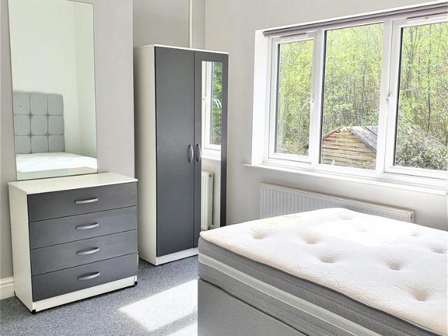 Reddicap Hill, Sutton Coldfield, B75. 1 bed in a house share to rent £530 pcm £122 pw
