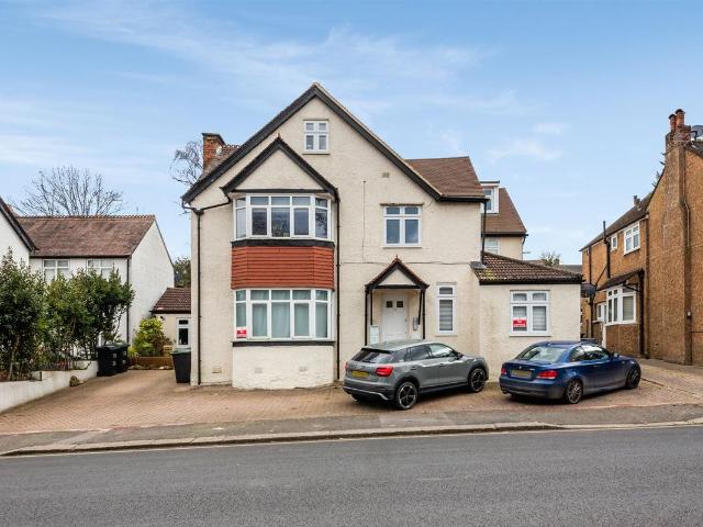 Reddown Road, Coulsdon CR5, 2 bed flat to rent, £1,700 pcm | PrimeLocation