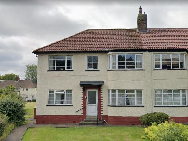 Redesdale Gardens, Leeds, UK, LS16 2 bed flat to rent £950 pcm £219 pw