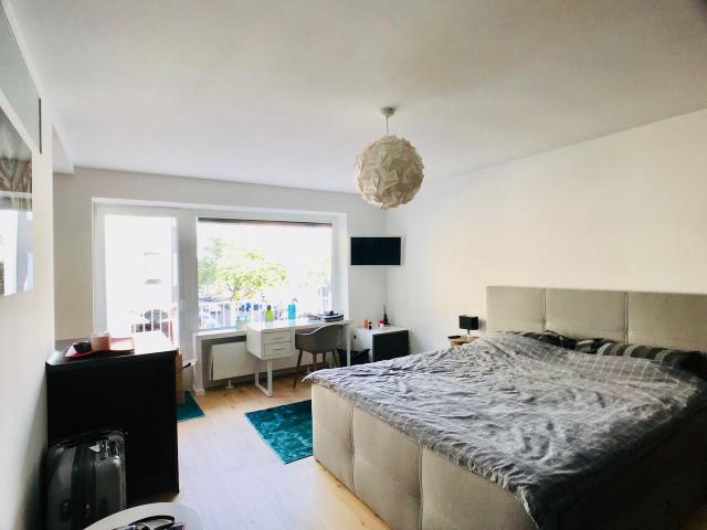 Redeveloped suite & balcony in Düsseldorf Pempelfort, Dusseldorf Amsterdam Apartments for Rent