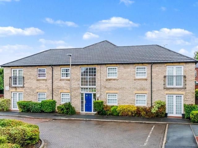 Redfield Croft, Leigh WN7, 2 bed flat to rent, £900 pcm | PrimeLocation