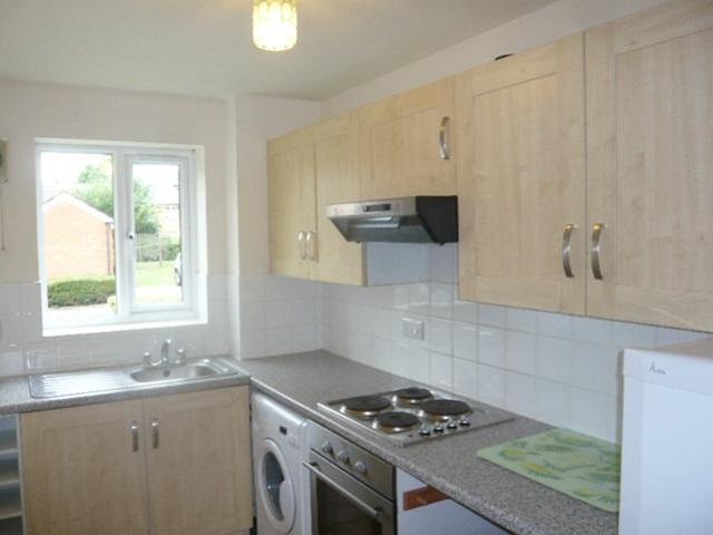 Redford Close, Feltham 1 bed flat to rent £1,200 pcm £277 pw