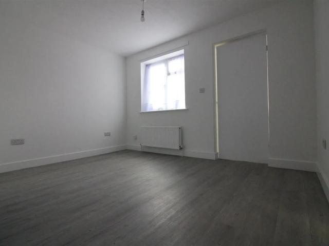 Redford Close, Feltham