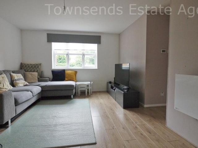 Redford Close, Feltham TW13, 2 bed flat to rent, £1,650 pcm | PrimeLocation