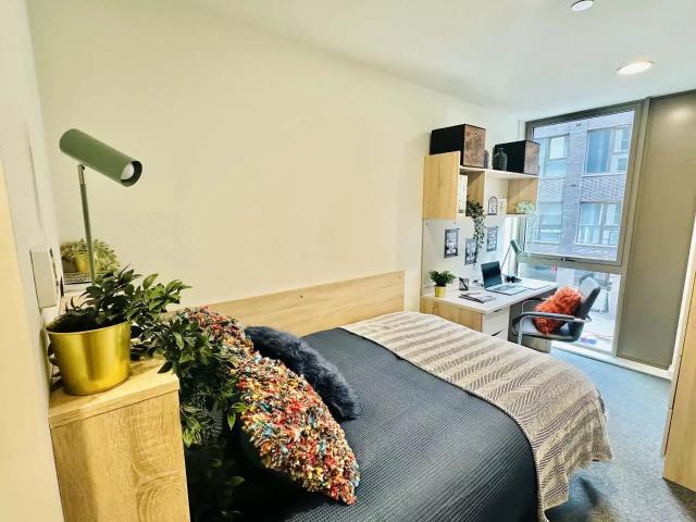 Redgate, Nottingham Has an Apartment