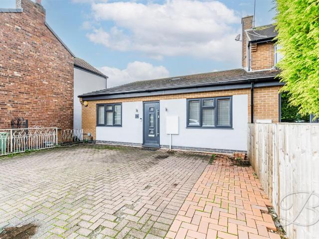 Redgate Street, Pinxton, Nottingham NG16, 2 bed detached bungalow to rent, £1,145 pcm | PrimeLocation