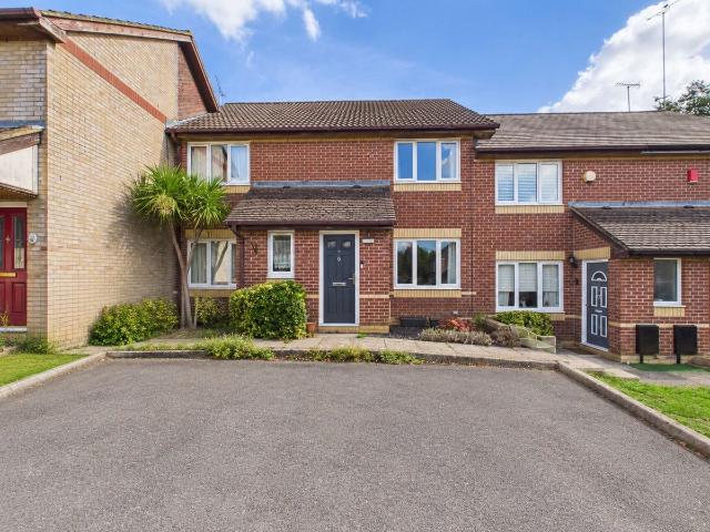 Redgrave Drive, Maidenbower, Crawley RH10, 2 bed detached house to rent, £1,650 pcm | PrimeLocation