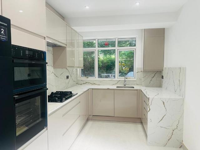 Redhill Drive, Brighton BN1 4 bed semi detached house to rent £3,250 pcm £750 pw