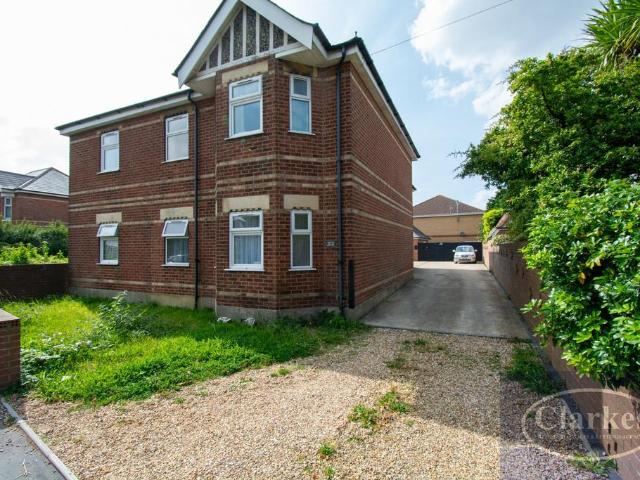 Redhill Drive, Winton 5 bed detached house to rent £2,100 pcm £485 pw