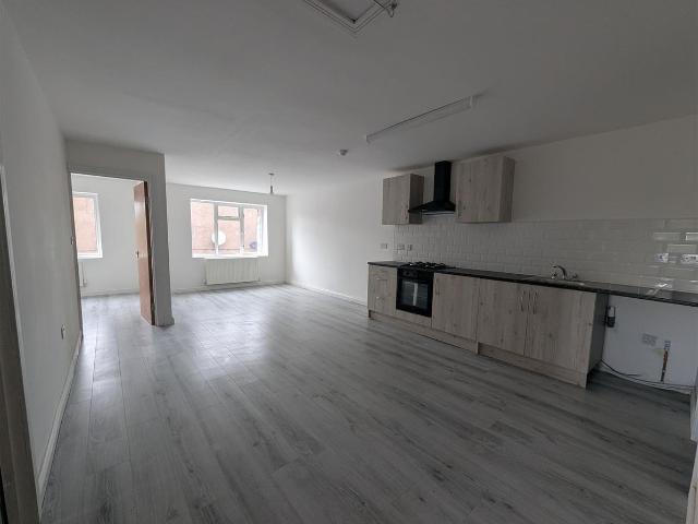 Redhouse Street, Walsall WS1, 3 bed flat to rent, £895 pcm | PrimeLocation