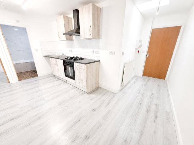 Redhouse Street, Walsall WS1, 2 bed flat to rent, £850 pcm | PrimeLocation