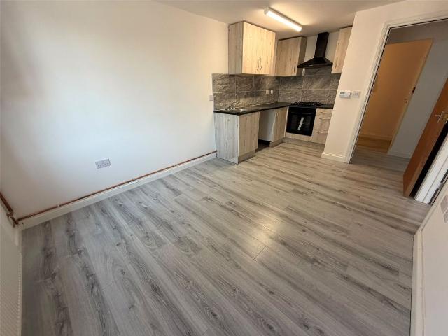 Redhouse Street, Walsall WS1, 2 bed flat to rent, £800 pcm | PrimeLocation