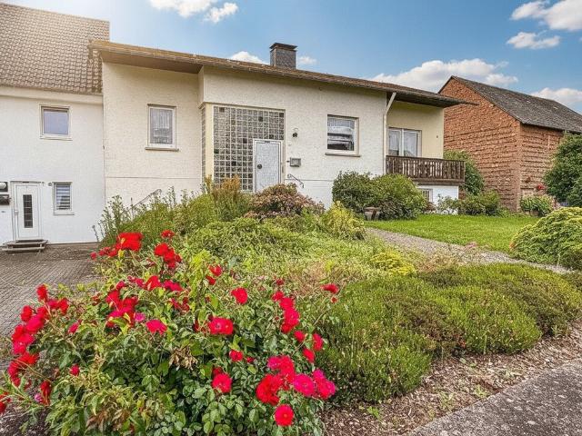 Rediteobjekt auch als Familien Wohnhaus oder Wohnen mit BüroPraxis=ein Haus mit zwei Einheiten