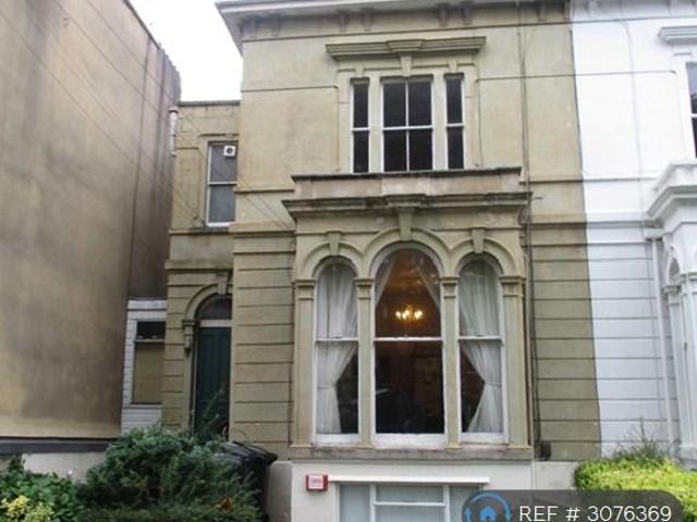 Redland, Bristol, BS6 4 bed maisonette to rent £3,200 pcm £738 pw