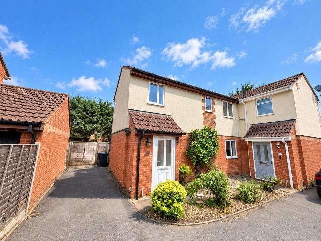 Redlake Drive, Taunton, TA1 2 bed semi detached house to rent £1,350 pcm £312 pw