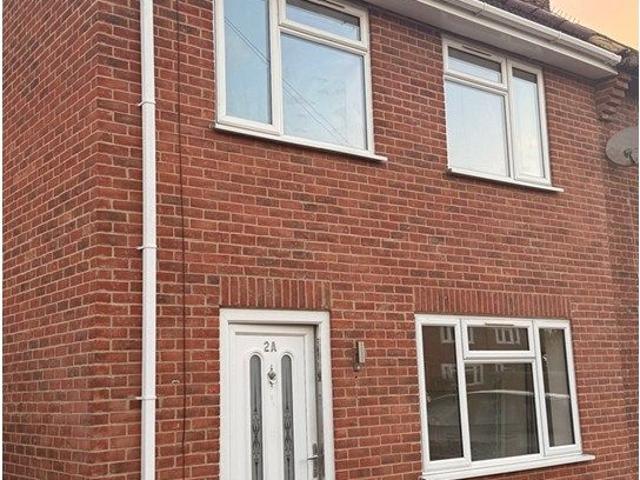 Redlees Close, Isleworth TW7, 3 bed end terrace house to rent, £2,300 pcm | PrimeLocation