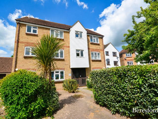 Redmayne Drive, CM2 2 bed apartment to rent £1,300 pcm £300 pw