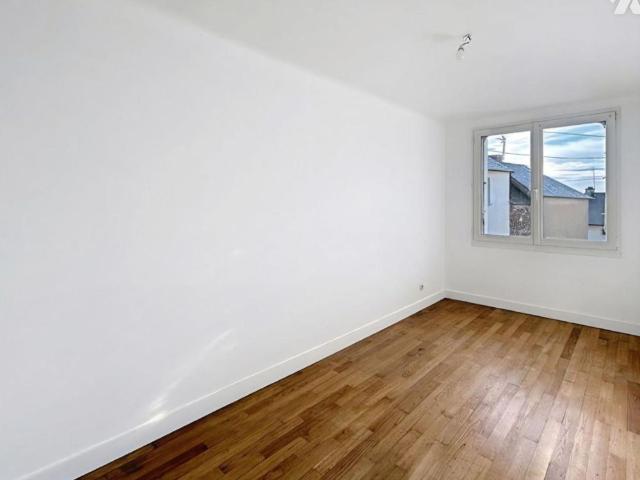 REDON REF 1397 Maison d'habitation de type 3 d'une surface 58.50 m² à proximité de la gare.