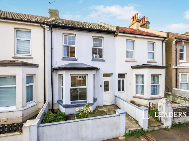 Redoubt Road, Eastbourne, BN22 2 bed terraced house to rent £1,250 pcm £288 pw
