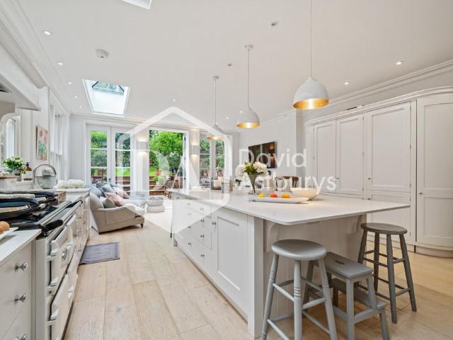 Redston Road, Crouch End, London 4 bed terraced house to rent £6,500 pcm £1,500 pw