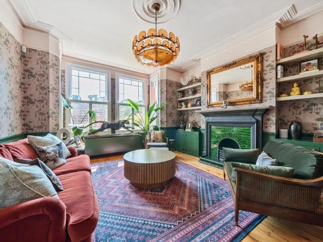 Redston Road, London, N8 5 bed house to rent £8,000 pcm £1,846 pw