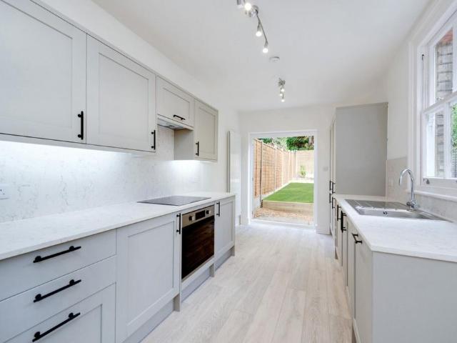 Redston Road, N8 1 bed apartment to rent £2,297 pcm £530 pw