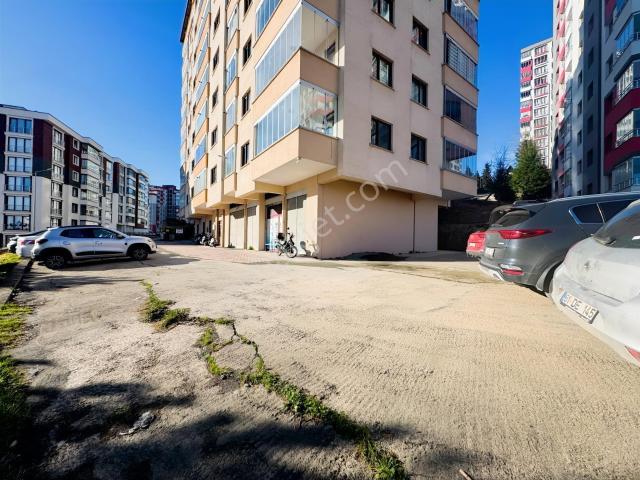 Redstone Şana Dan Çukurçayırda Merkezi Noktada Üç Cepheli 4+1
