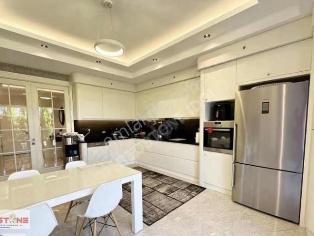 Redstone İdolden Şemikler De Siteiçinde 4+1 Lüks Satılık Daire